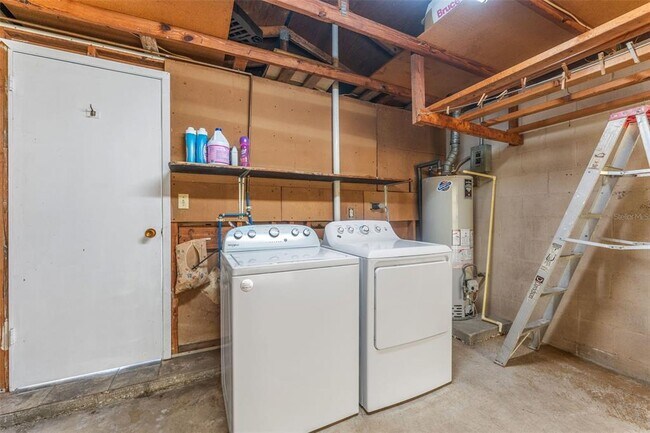 Building Photo - 125 8th Ave NE