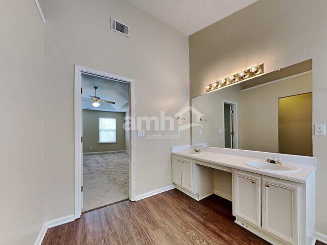 Building Photo - 6435 Raleigh St