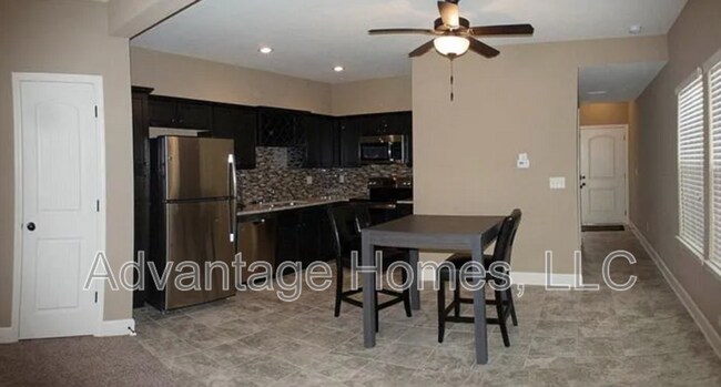 Building Photo - 2176 SW Timbertrace Ln