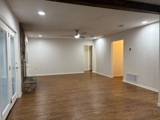 Building Photo - 519 Nutmeg Ave