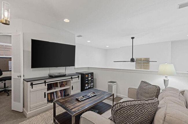 Building Photo - 97 Mantero Way