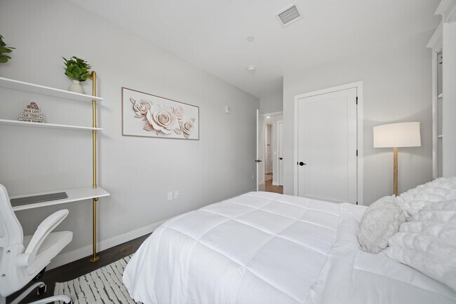 Building Photo - 18 Artisan Dr