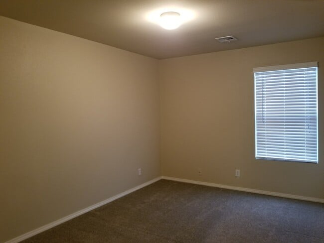 Building Photo - 3515-3515 E Hudson St