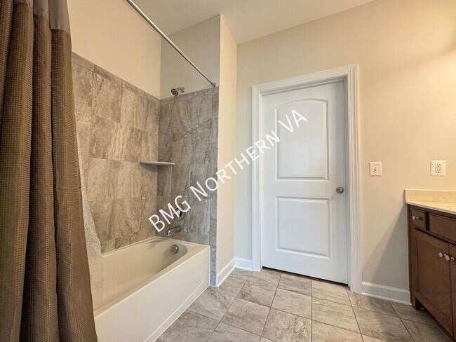 Building Photo - 13740 Endeavour Dr