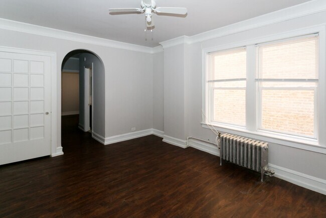 Building Photo - 6748 N Ashland Ave