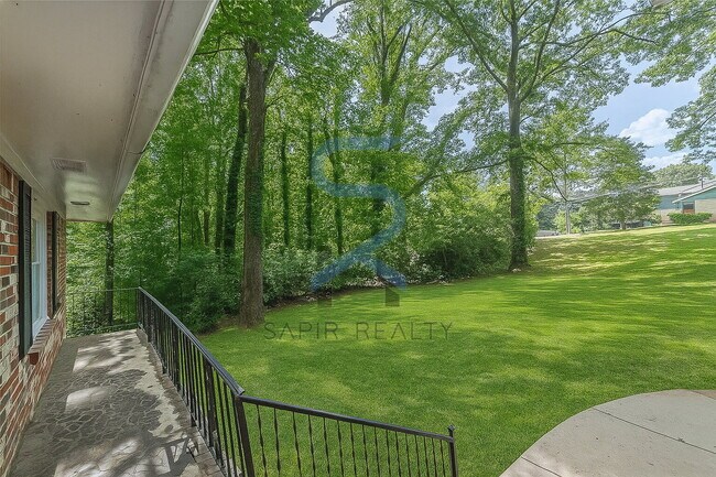 Building Photo - Move in before November 30th and choose your reward: a $250 Amazon Gift Card or a 55 Smart TV!