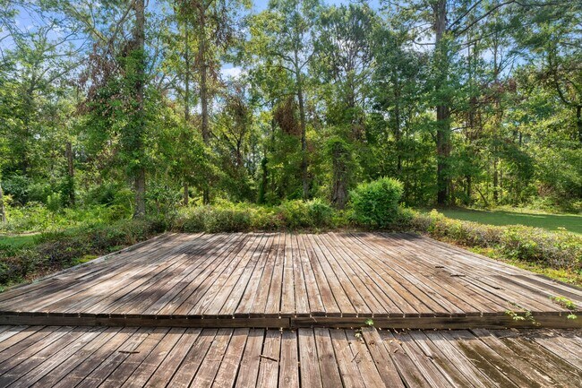 Building Photo - 330 Boggy Hollow Rd