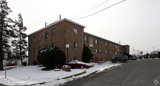 Building Photo - West Park Apartments