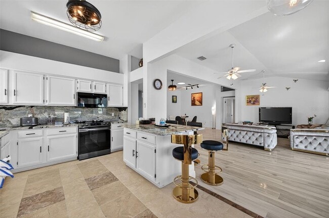 Building Photo - 411 Del Mar Dr