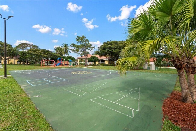 Building Photo - 5143 Elpine Way