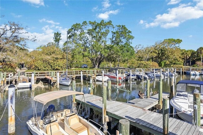 Building Photo - 1626 Brookhouse Dr