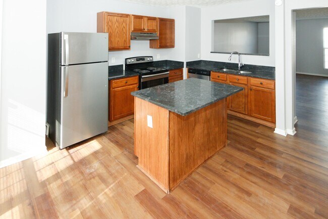 Building Photo - 5689 Strathmoor Manor Cir