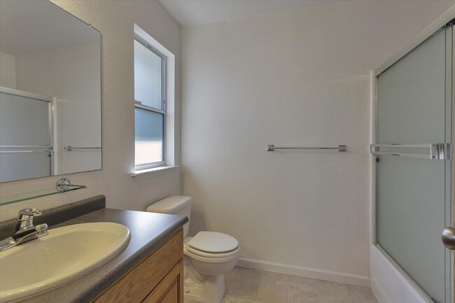 Building Photo - Tons of Space l Great Schools l Prime Sili...