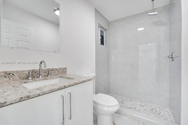 Building Photo - 16315 SW 107th Ave