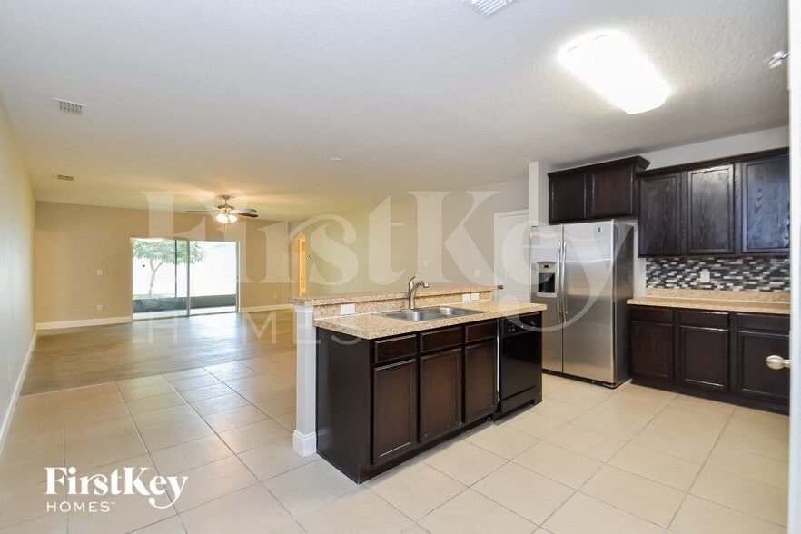 Building Photo - 481 Nadeau Way