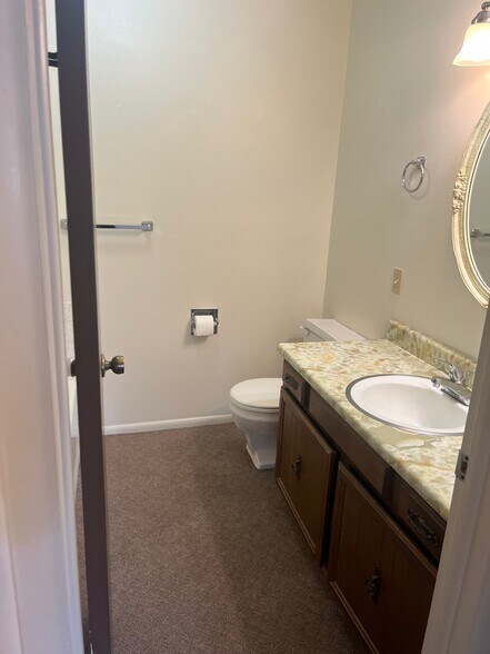 Building Photo - 1460 Vega Cir