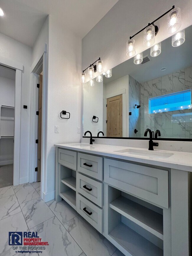 Building Photo - Gorgeous 4 bed 3 bath + Office home located on the 12th Tee of the TPC golf Course!