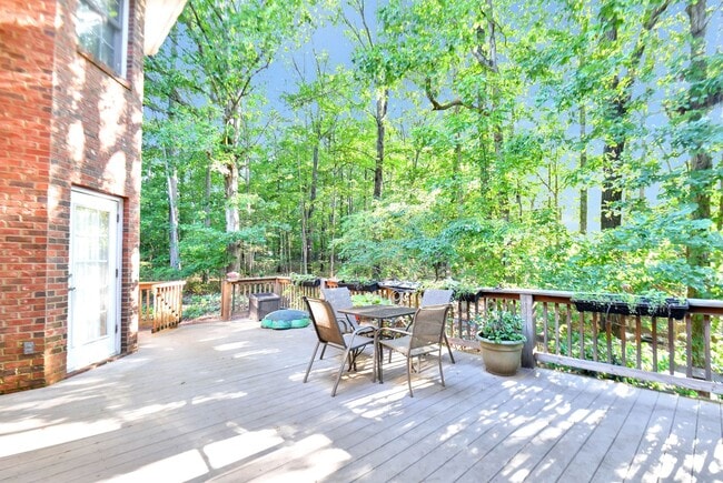 Building Photo - Large, beautiful home in Oconee!