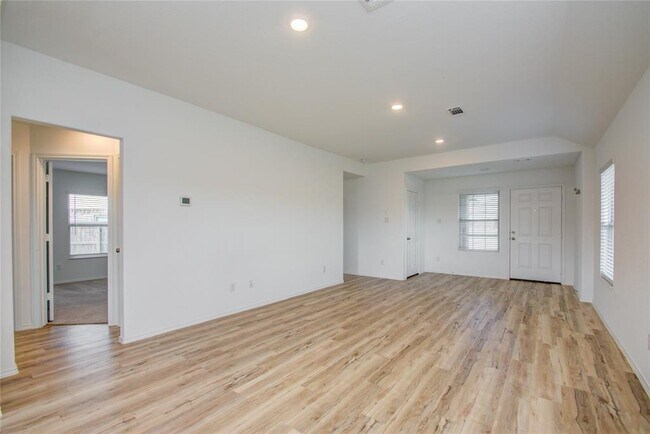 Building Photo - 5200 Elrington Vly Ln