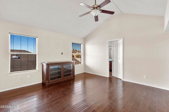 Building Photo - 6609 Parque Del Sol Dr