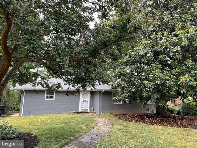 Building Photo - 2747 Fort Scott Dr