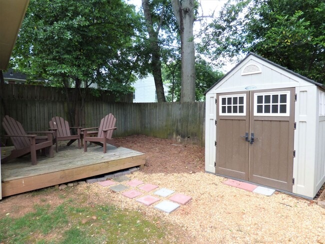 Building Photo - 725 9th Ave S