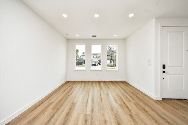 Building Photo - 5201 Fairchild St