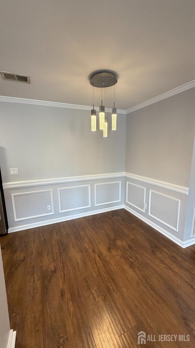 Building Photo - 338 Cozzens Ct