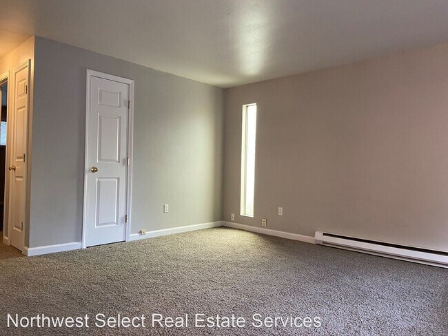 Building Photo - 420 E Sunset Way