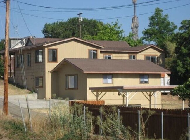 Primary Photo - 6BD/4BA, Near Ralph's!! (Lease out, pendin...