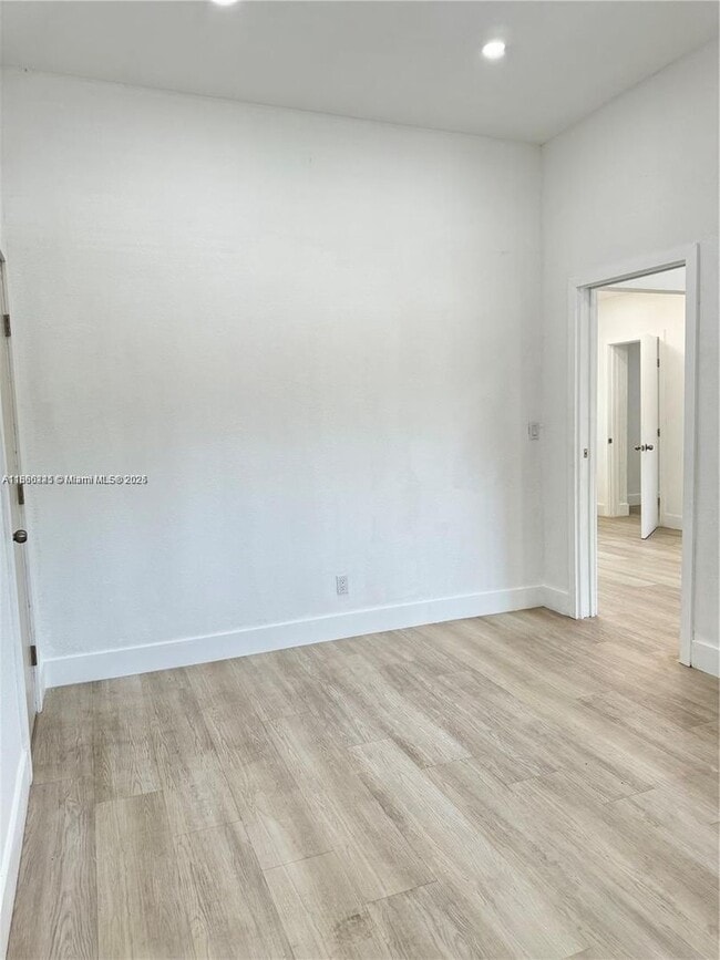 Building Photo - 693 NE 80th St