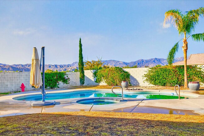 Building Photo - 5 Curie Ct