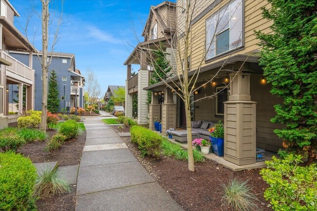 Building Photo - 14215 SW Burlwood Ln