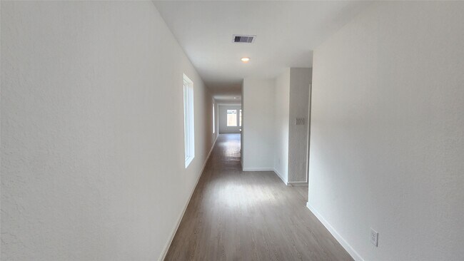 Building Photo - 16723 Old Wagon Wy