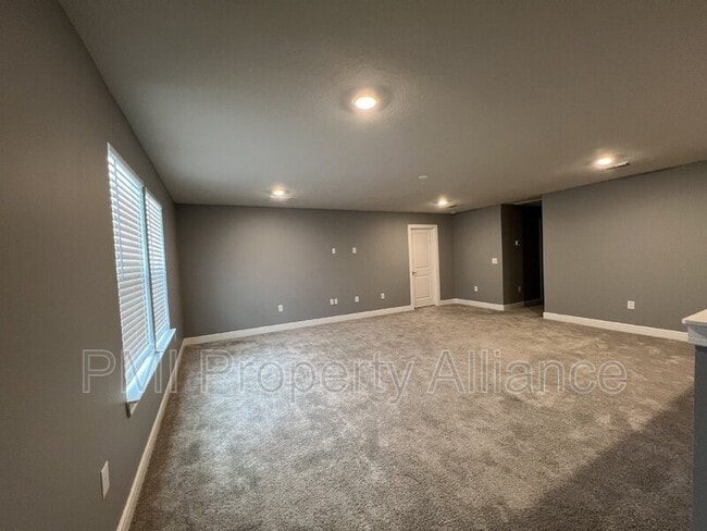 Building Photo - 4535 Gliding Wave St