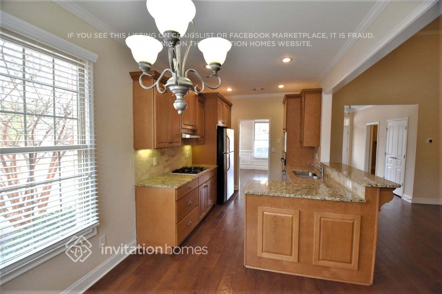 Building Photo - 9207 Golfview Cir