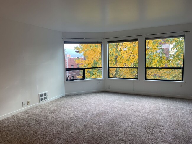 Building Photo - Welcome Home 1 Bd/1 Ba Serene Street - Low...