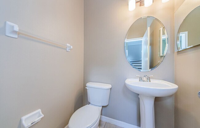 Building Photo - Beautiful town house in Trinity