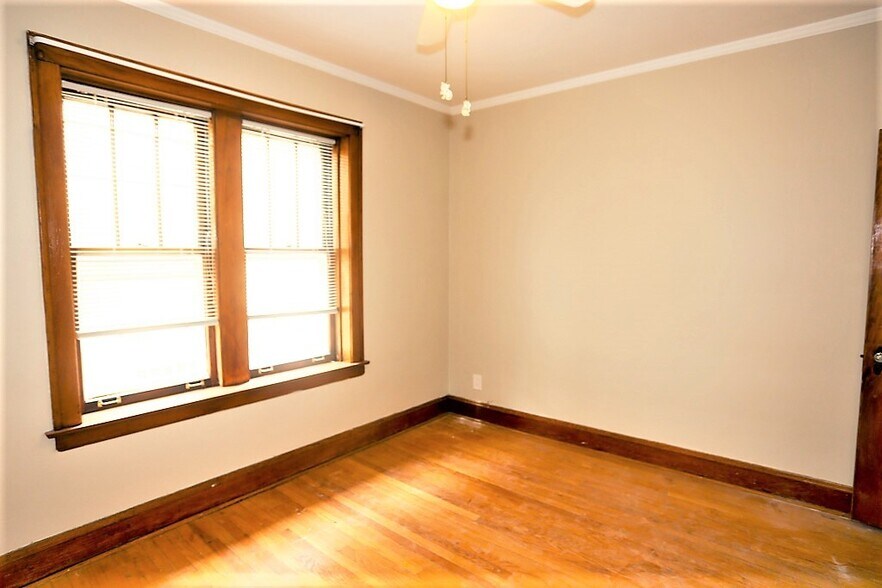 Building Photo - 3844 N Bernard St