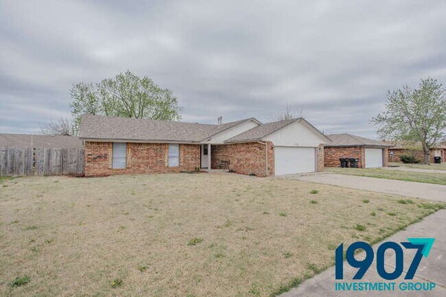 Building Photo - Charming Brick Home with Modern Updates and Large Backyard in Moore!