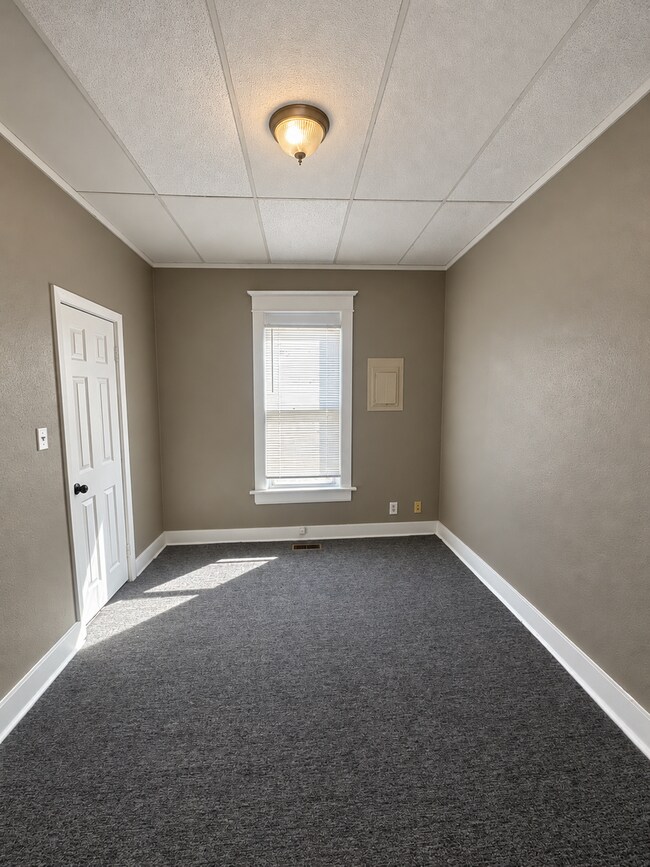 Building Photo - 747 S Fort Ave