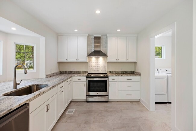 Building Photo - 137 Sparrow Dr