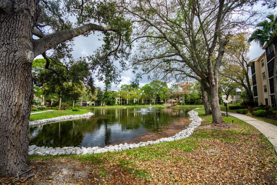 Building Photo - 305 30th Ave W