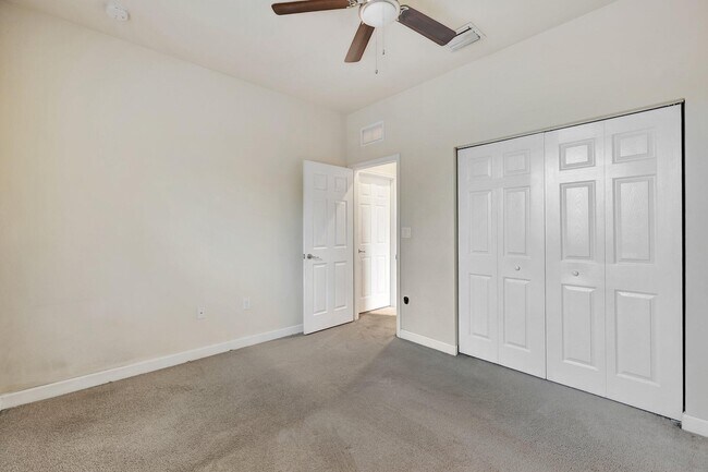Building Photo - 9480 SW 171st Ct