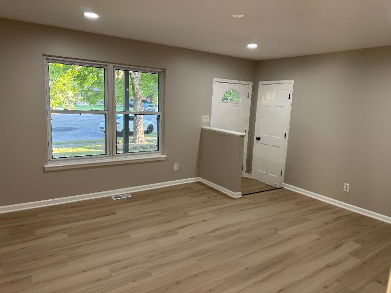 Building Photo - 1412 Wolf Ct