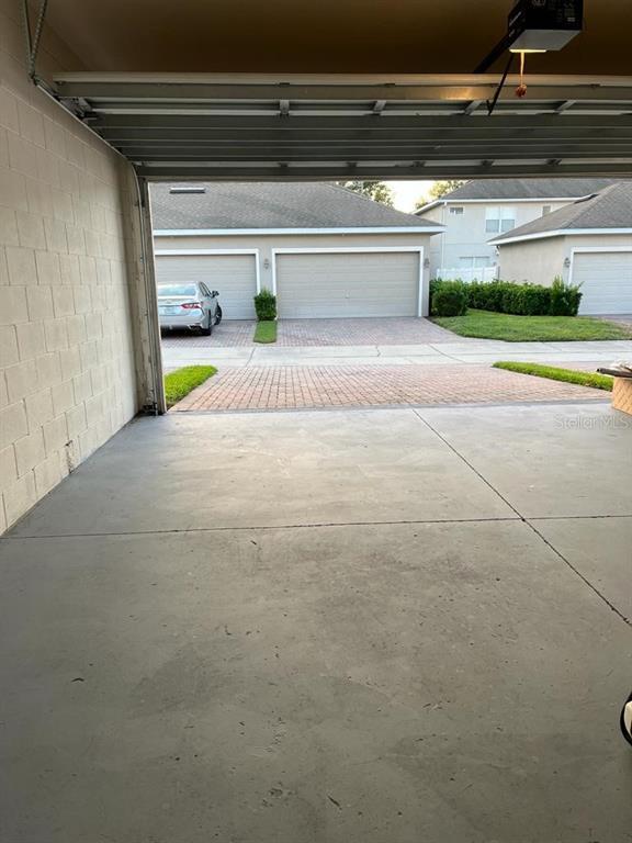 Building Photo - 7054 Broomshedge Tr