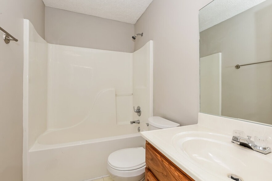 Building Photo - 3128 Hardwood Dr