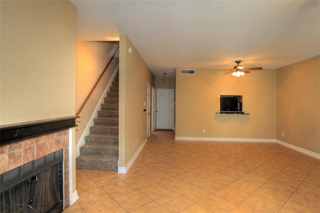 Building Photo - 368 Wilcrest Dr