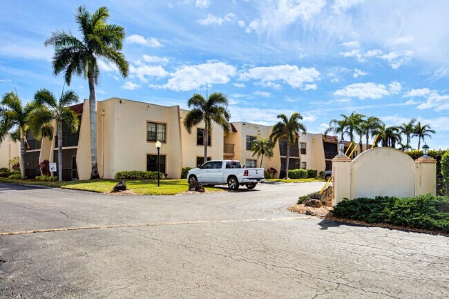 Building Photo - 12491 McGregor Blvd