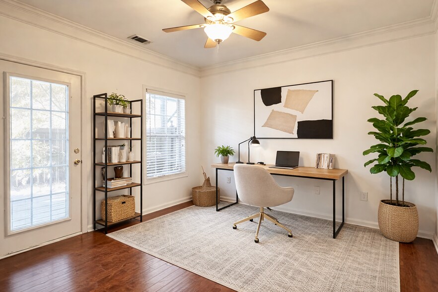 Building Photo - 307 Savoy Ct